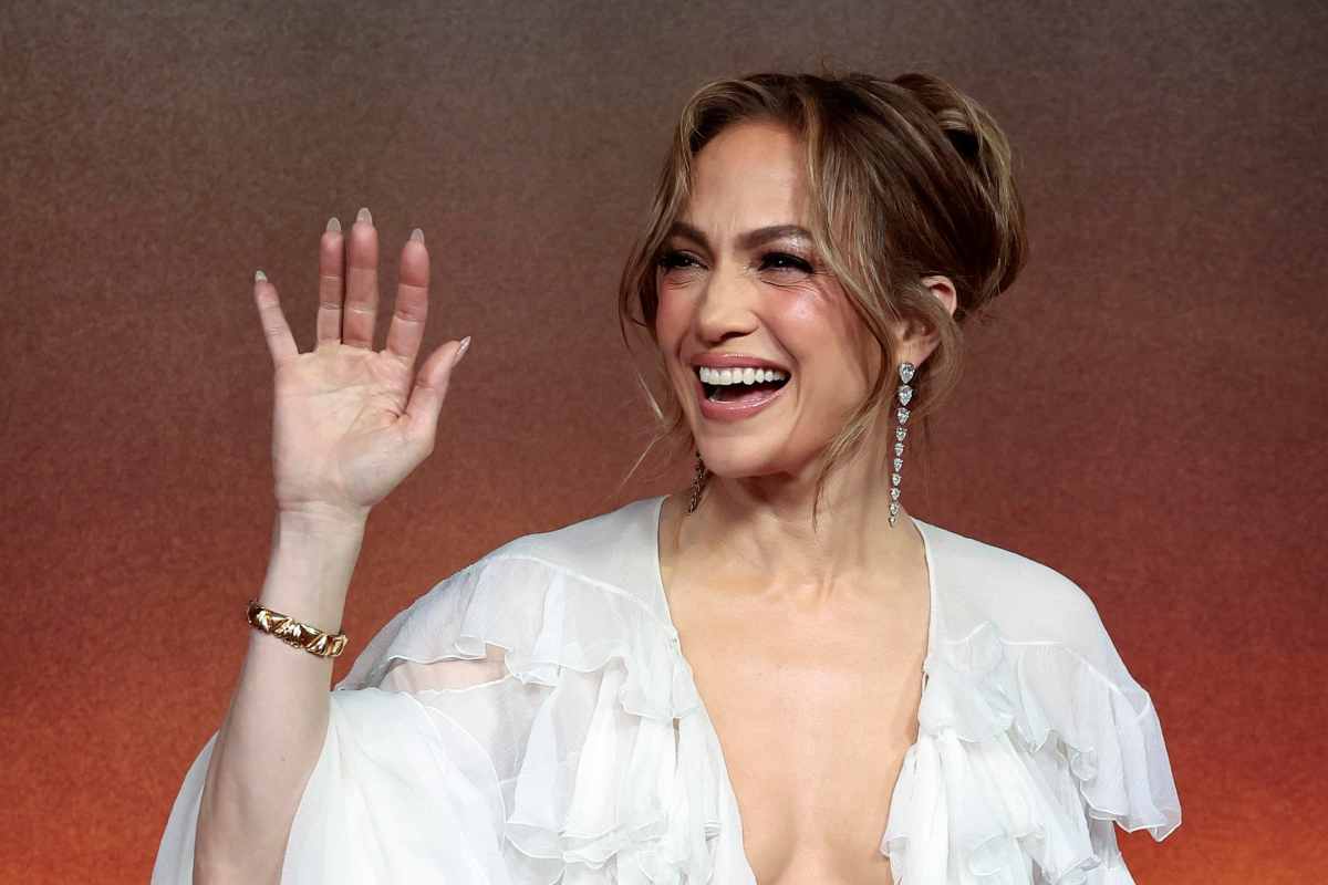 Quando costa la famigerata borsa di JLo?